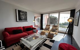 Gracious Apartment In Condo With Pool, Cascais